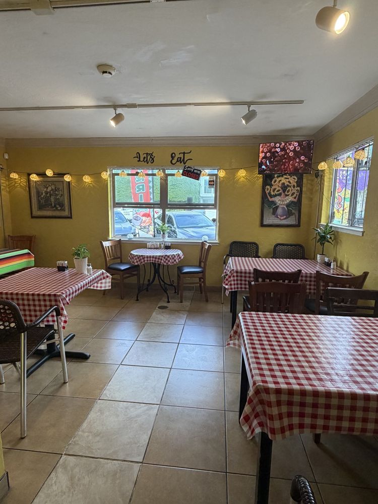 Inside Taqueria Don Taco